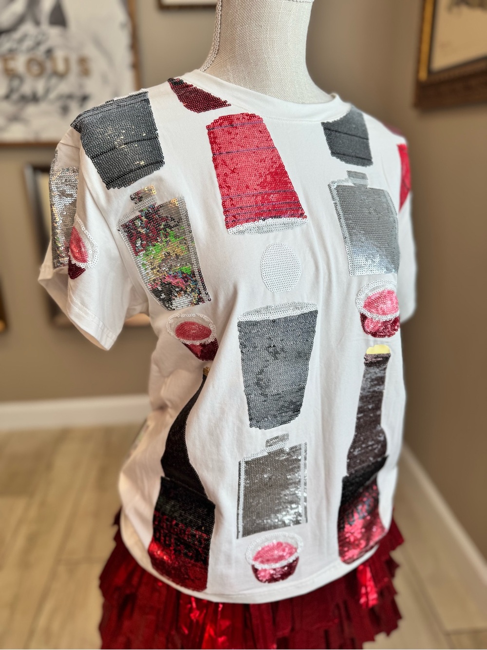 Queen Of Sparkles Red & Black Sequin Tailgate Drink Icon Tee